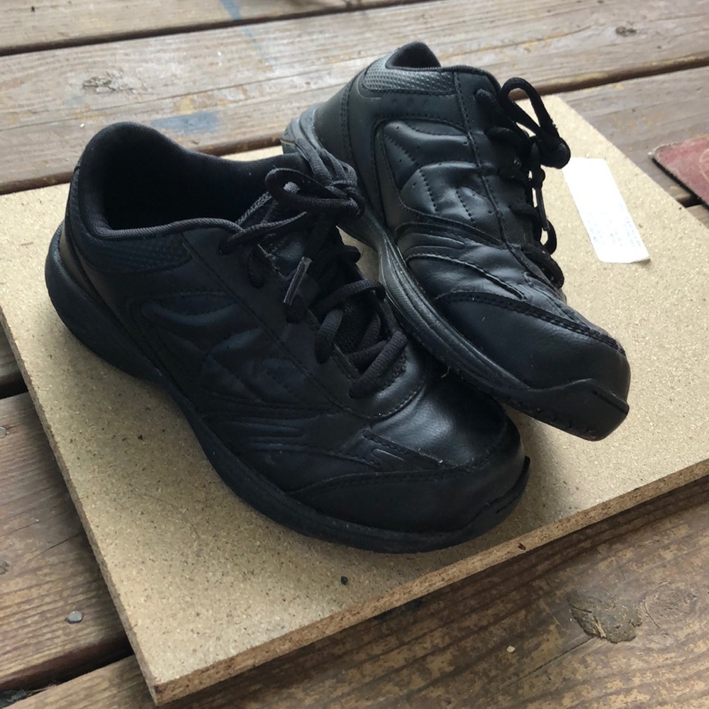 Tredsafe slip resistant athletic work shoe